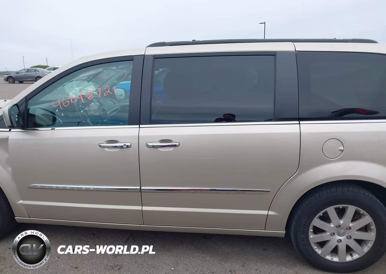 2016 Chrysler Town & Country Touring VIN:2C4RC1BG8GR261522 - 14