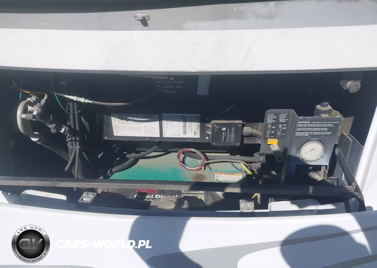 2003 Freightliner Chassis X Line Motor Home VIN:4UZAAHAKX3CL69446 - 10