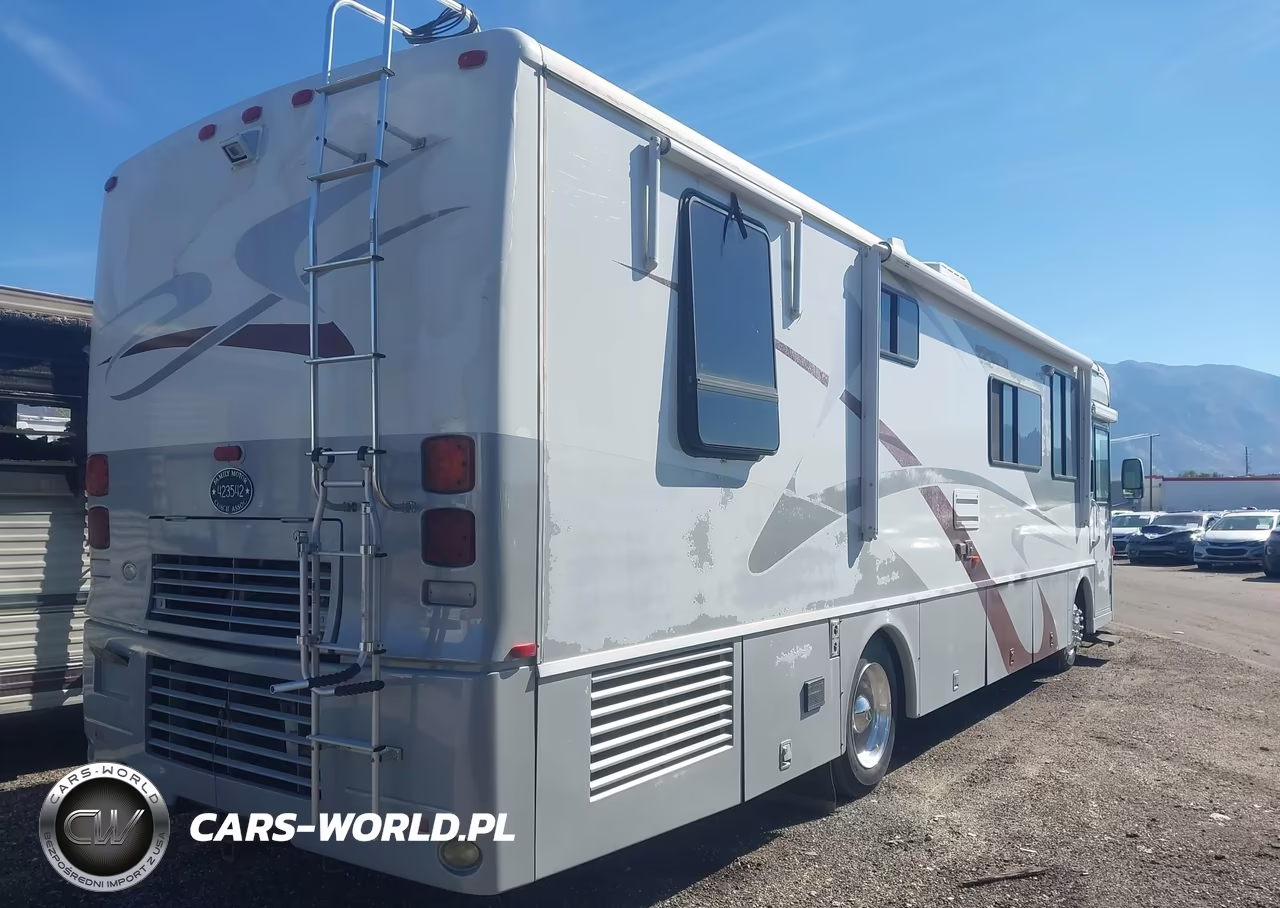 2003 Freightliner Chassis X Line Motor Home VIN:4UZAAHAKX3CL69446 - 4