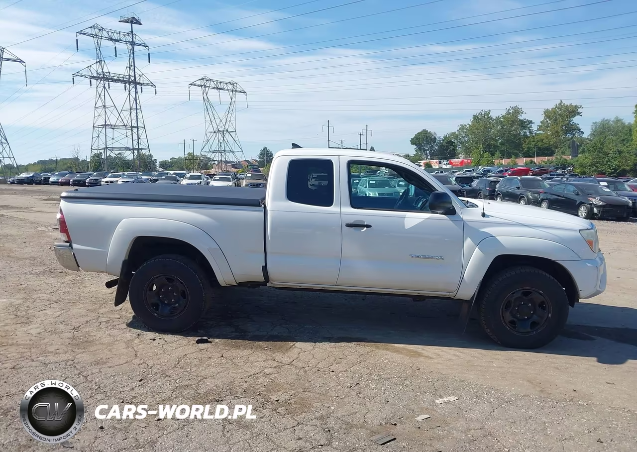2015 Toyota Tacoma Base V6 VIN:5TFUU4EN7FX129497 - 14