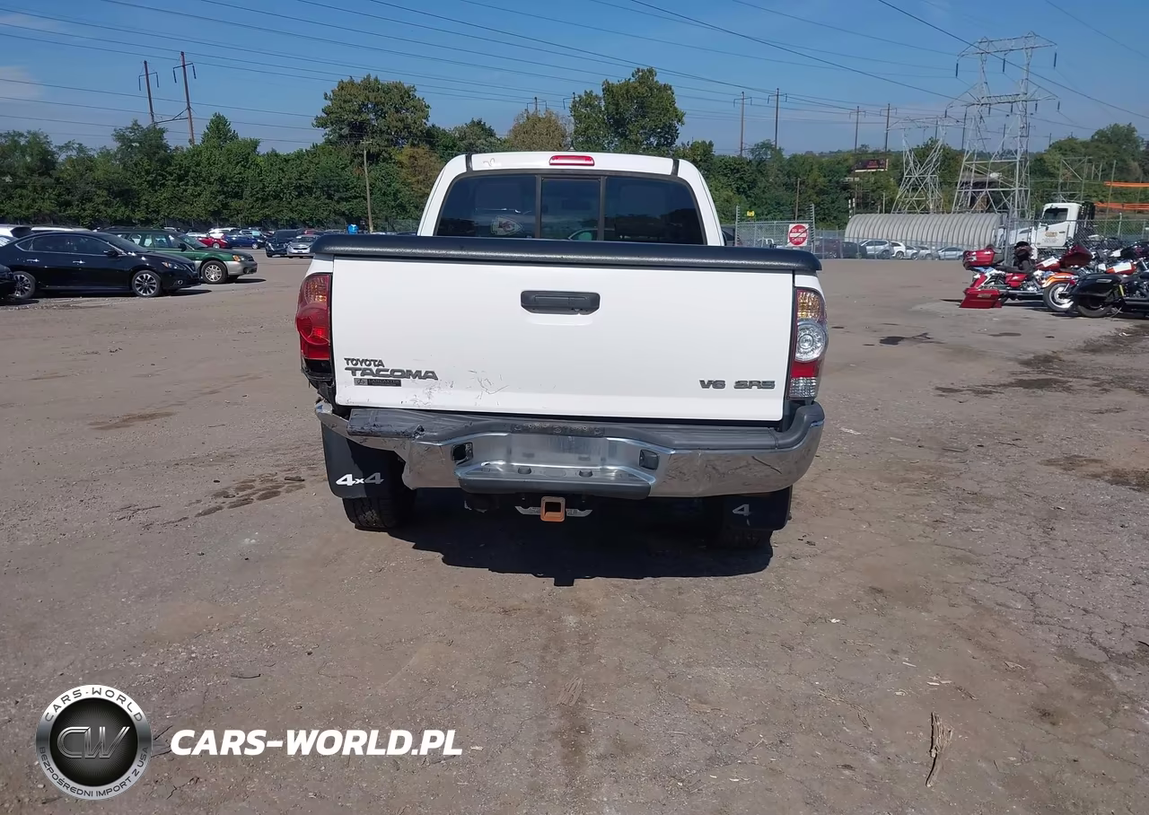 2015 Toyota Tacoma Base V6 VIN:5TFUU4EN7FX129497 - 17