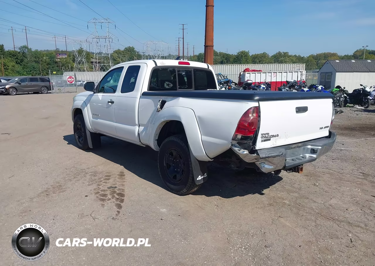 2015 Toyota Tacoma Base V6 VIN:5TFUU4EN7FX129497 - 3