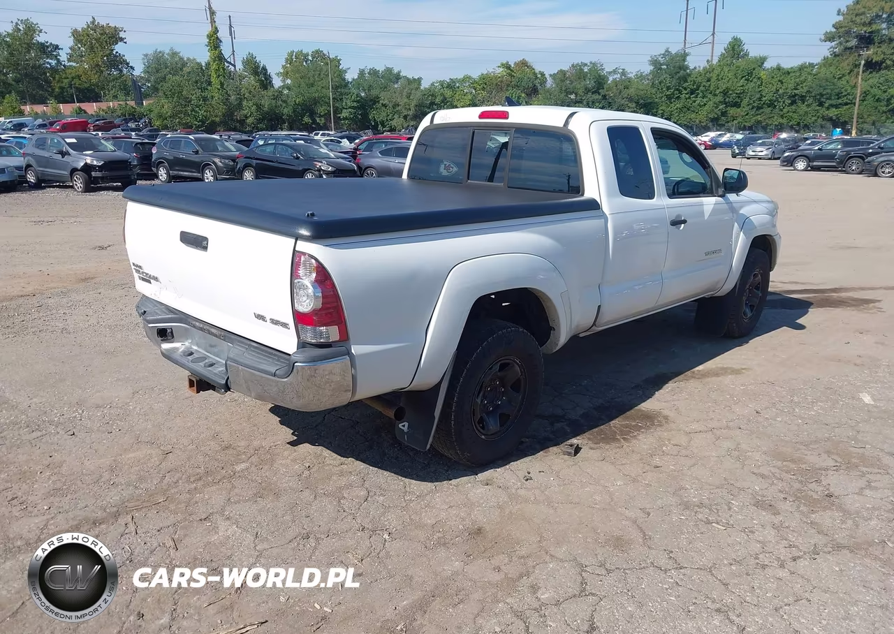 2015 Toyota Tacoma Base V6 VIN:5TFUU4EN7FX129497 - 4