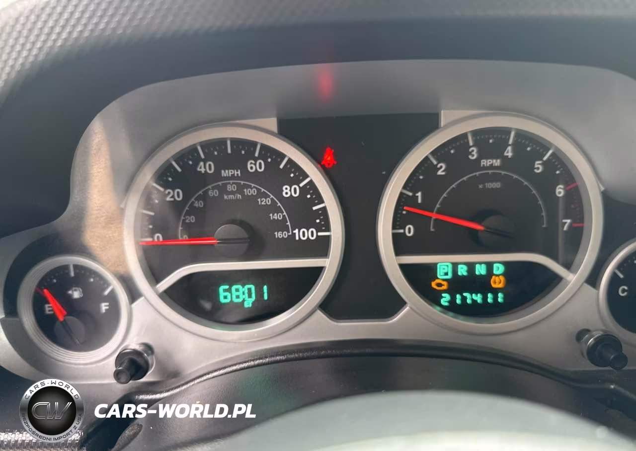 2008 Jeep Wrangler Sahara VIN:1J4FA54118L536421 - 7