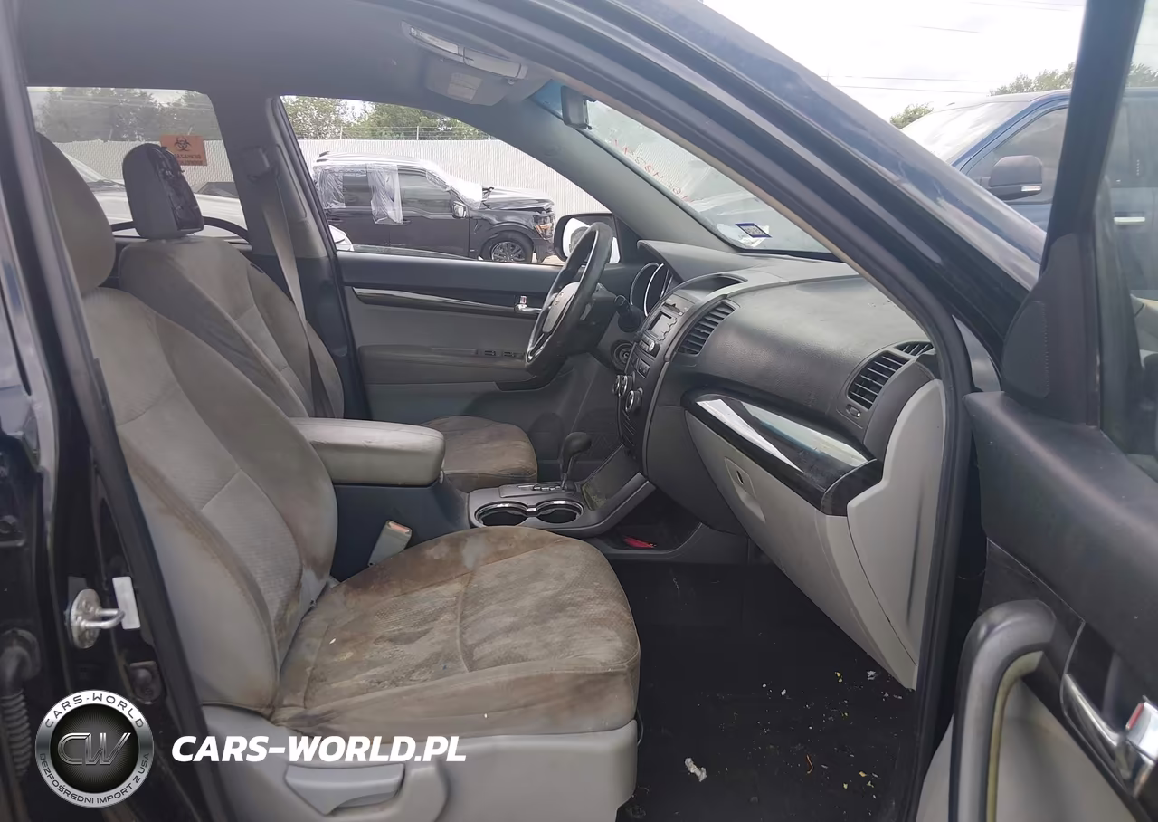 2011 Kia Sorento Lx VIN:5XYKT3A15BG153835 - 5