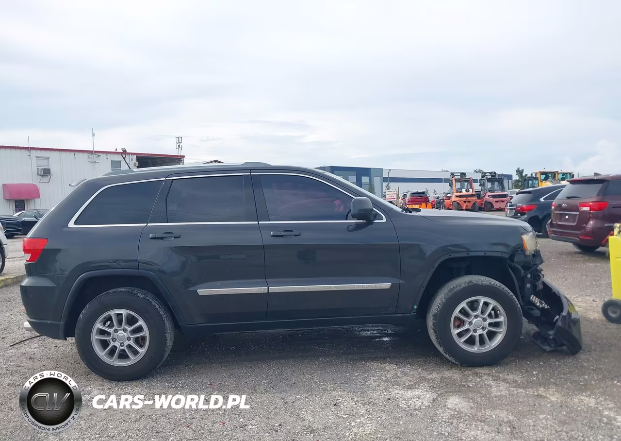2011 Jeep Grand Cherokee Laredo VIN:1J4RR4GG8BC537735 - 13