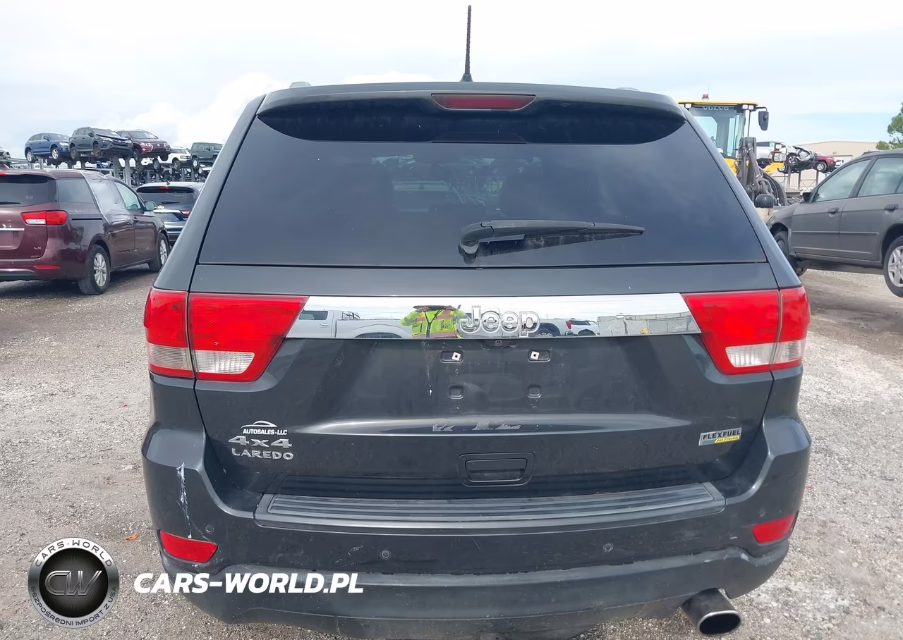 2011 Jeep Grand Cherokee Laredo VIN:1J4RR4GG8BC537735 - 16