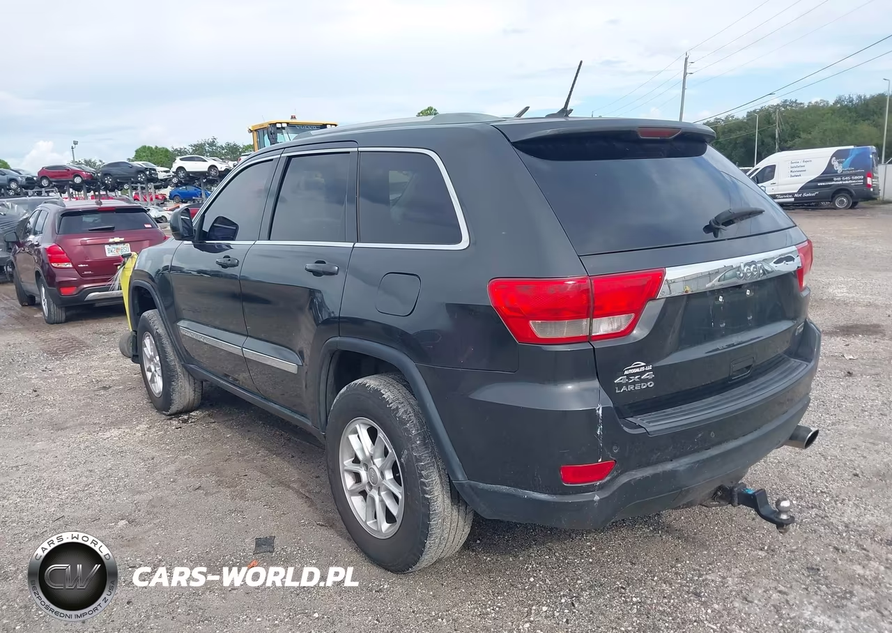 2011 Jeep Grand Cherokee Laredo VIN:1J4RR4GG8BC537735 - 3