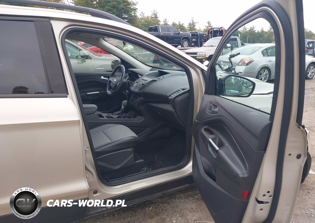 2017 Ford Escape Se VIN:1FMCU9GD1HUD47724 - 5