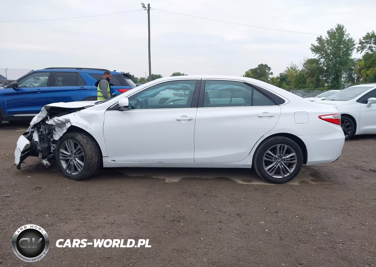 2015 Toyota Camry Se VIN:4T1BF1FK7FU028624 - 14