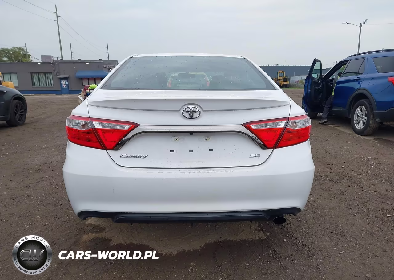 2015 Toyota Camry Se VIN:4T1BF1FK7FU028624 - 16