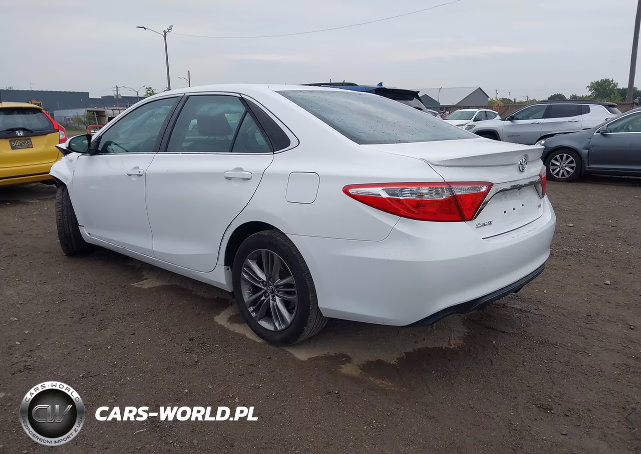 2015 Toyota Camry Se VIN:4T1BF1FK7FU028624 - 3