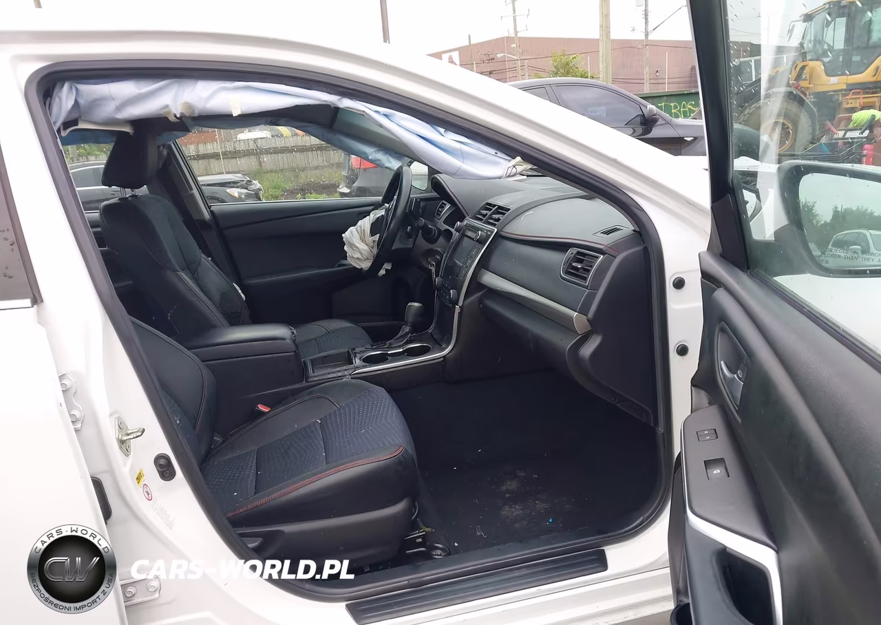 2015 Toyota Camry Se VIN:4T1BF1FK7FU028624 - 5