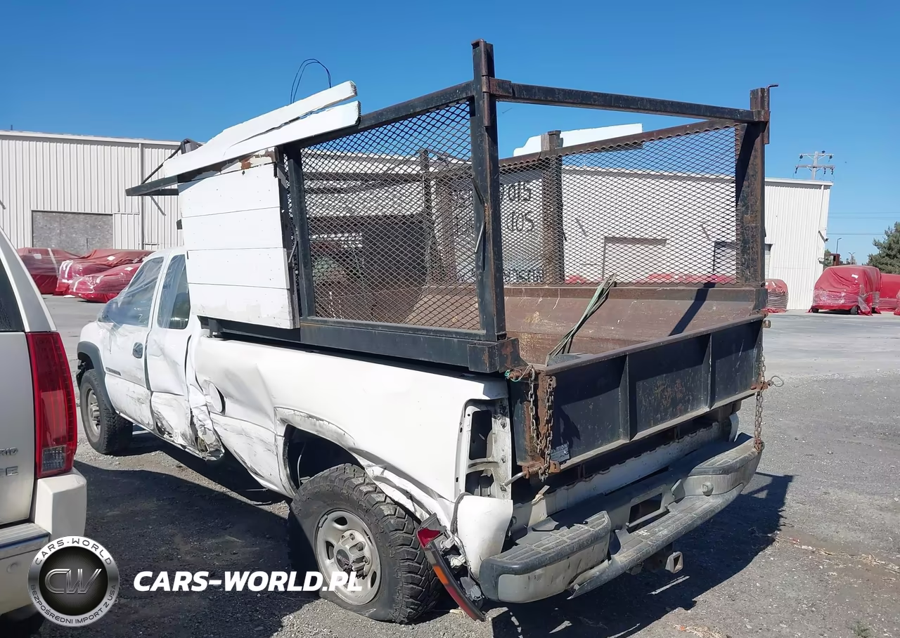 2004 GMC Sierra 2500Hd Work Truck VIN:1GTHC29U14E381524 - 3
