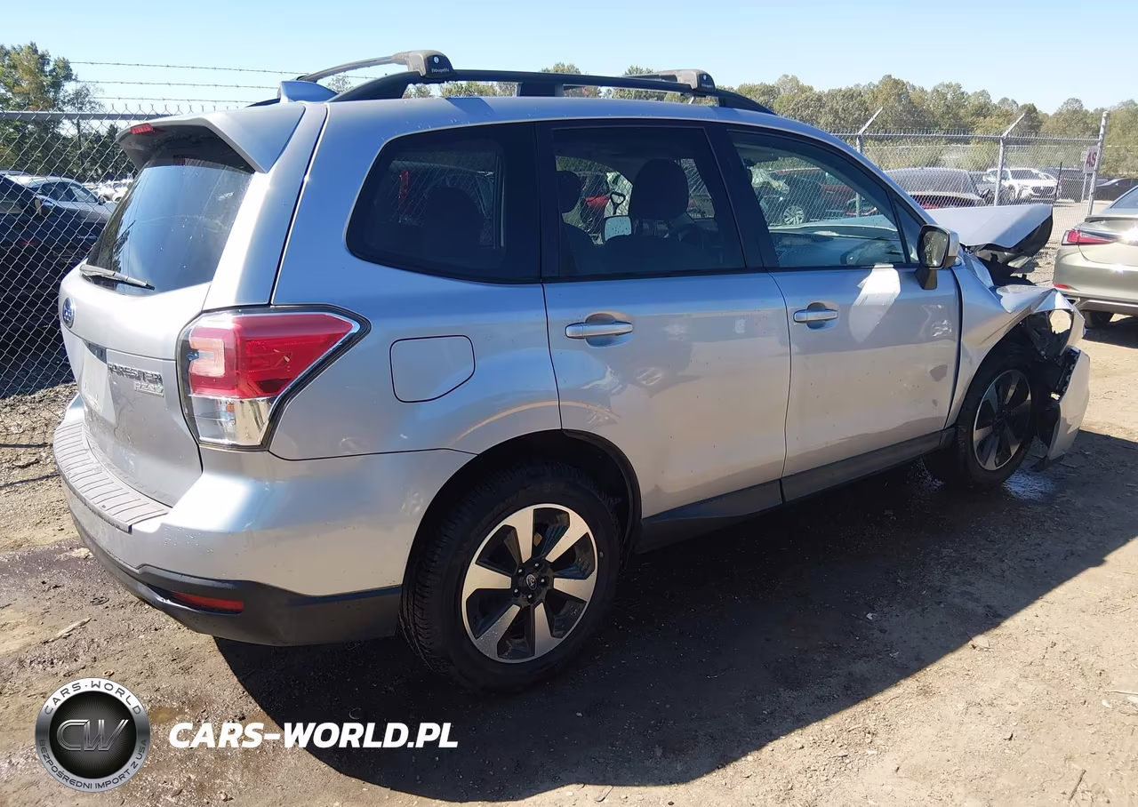 2017 Subaru Forester 2.5I Premium VIN:JF2SJAEC6HH400903 - 4
