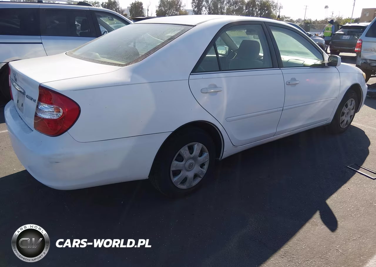 2003 Toyota Camry Le VIN:4T1BE32K63U231651 - 4