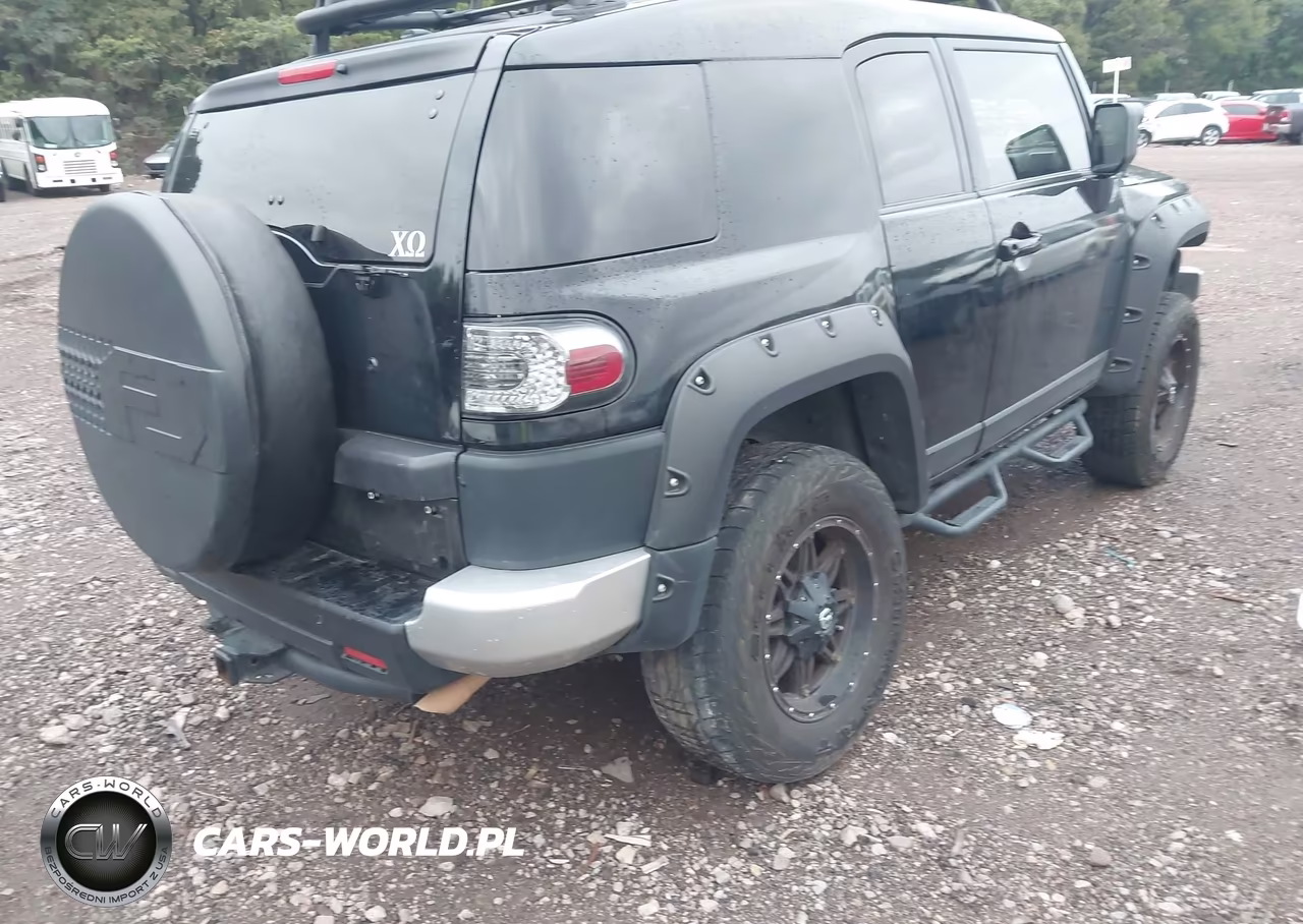 2013 Toyota Fj Cruiser VIN:JTEBU4BF8DK149512 - 4