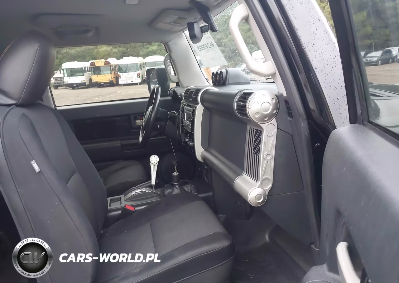 2013 Toyota Fj Cruiser VIN:JTEBU4BF8DK149512 - 5