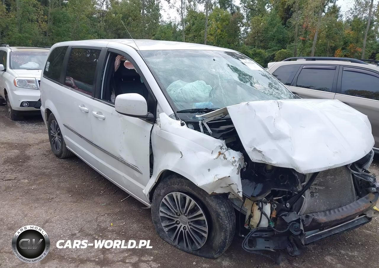 2014 Chrysler Town & Country S