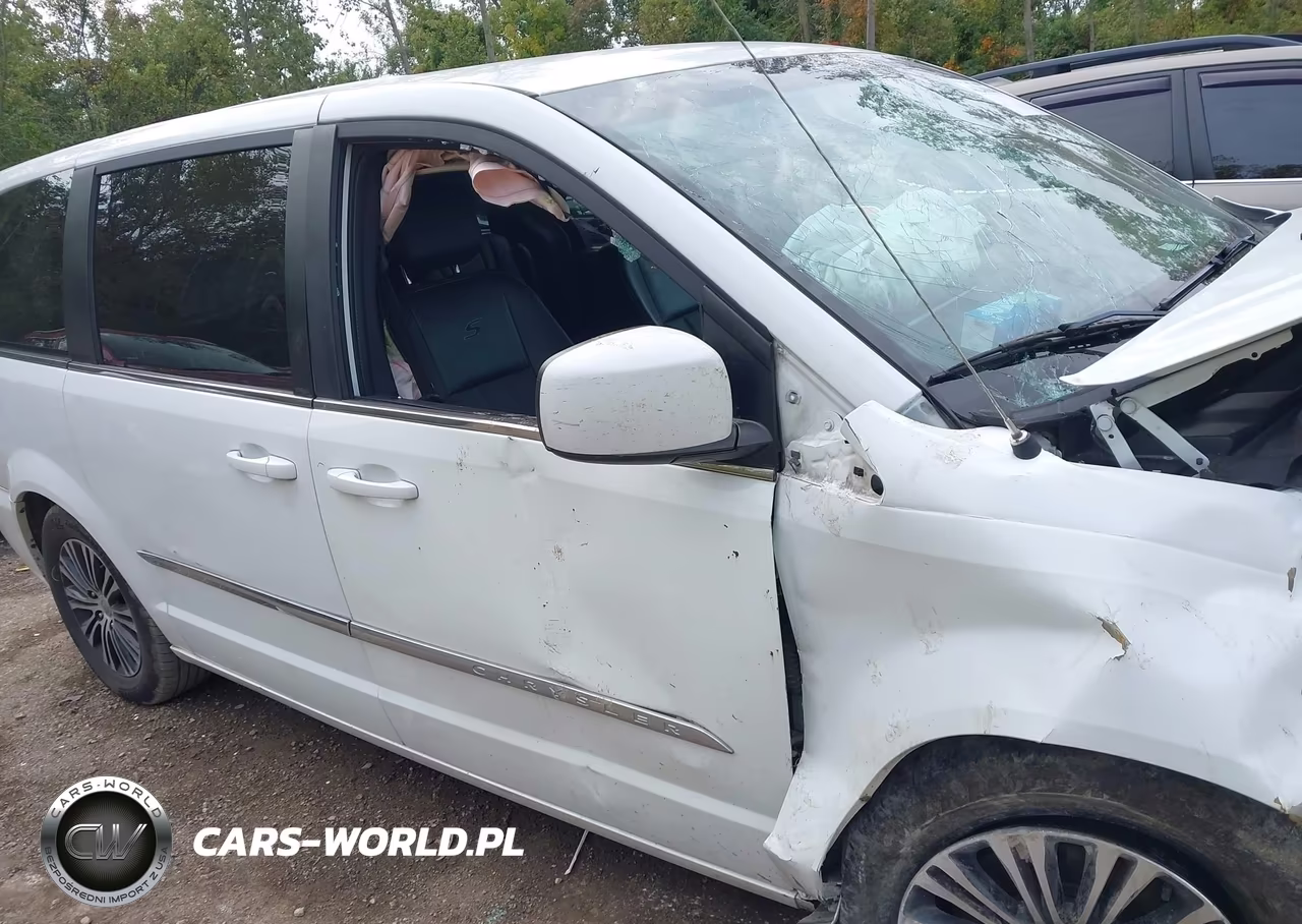 2014 Chrysler Town & Country S VIN:2C4RC1HG5ER286074 - 13