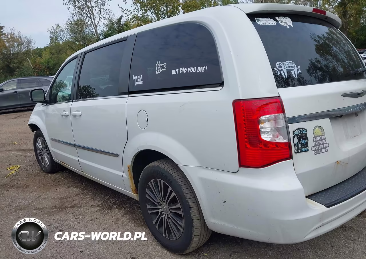 2014 Chrysler Town & Country S VIN:2C4RC1HG5ER286074 - 14
