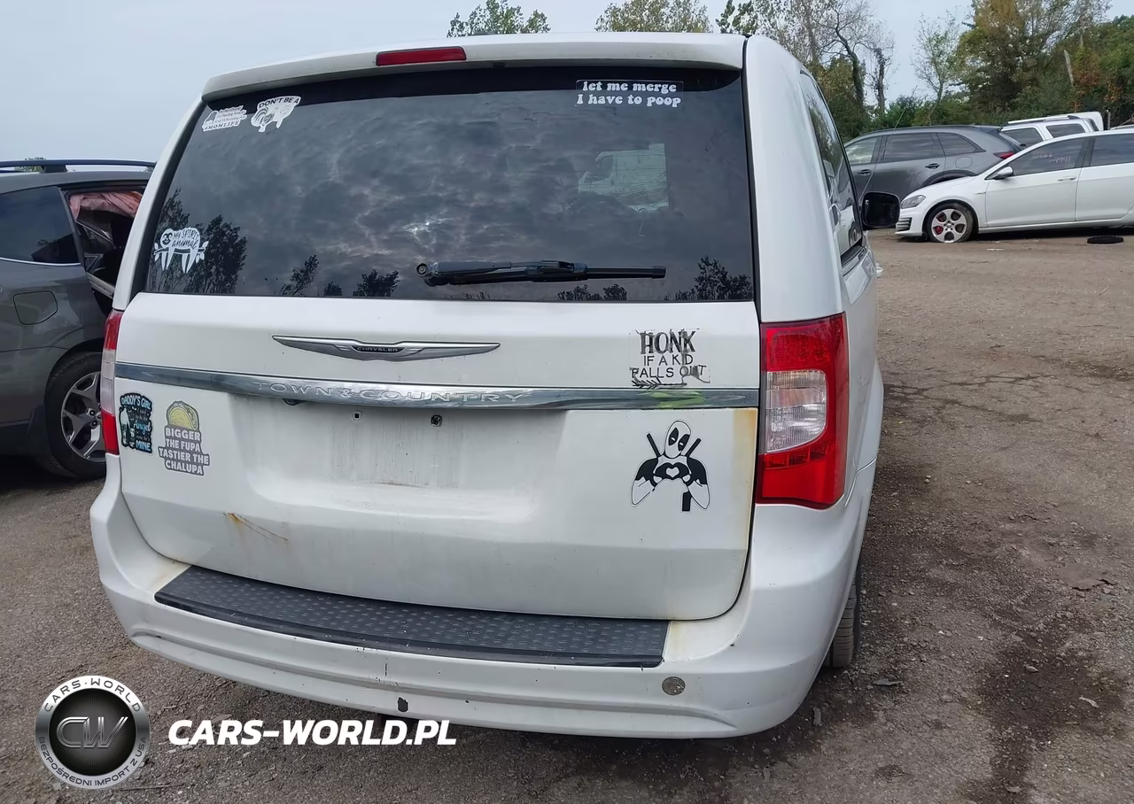 2014 Chrysler Town & Country S VIN:2C4RC1HG5ER286074 - 16