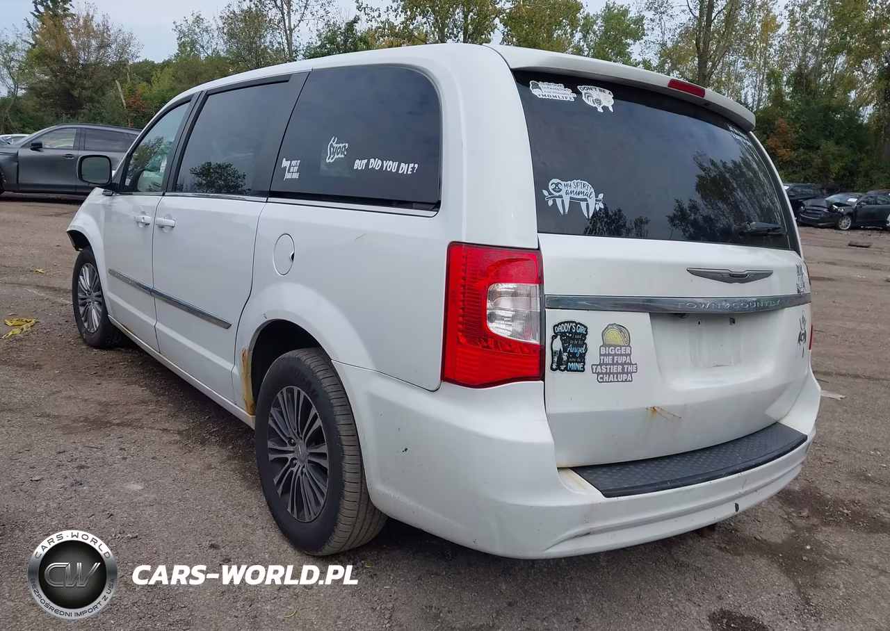 2014 Chrysler Town & Country S VIN:2C4RC1HG5ER286074 - 3