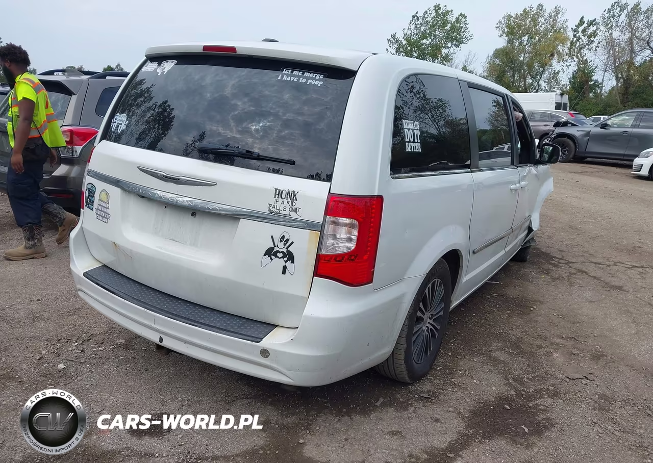 2014 Chrysler Town & Country S VIN:2C4RC1HG5ER286074 - 4
