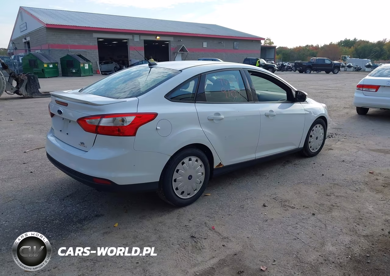 2014 Ford Focus Se VIN:1FADP3F24EL201564 - 4