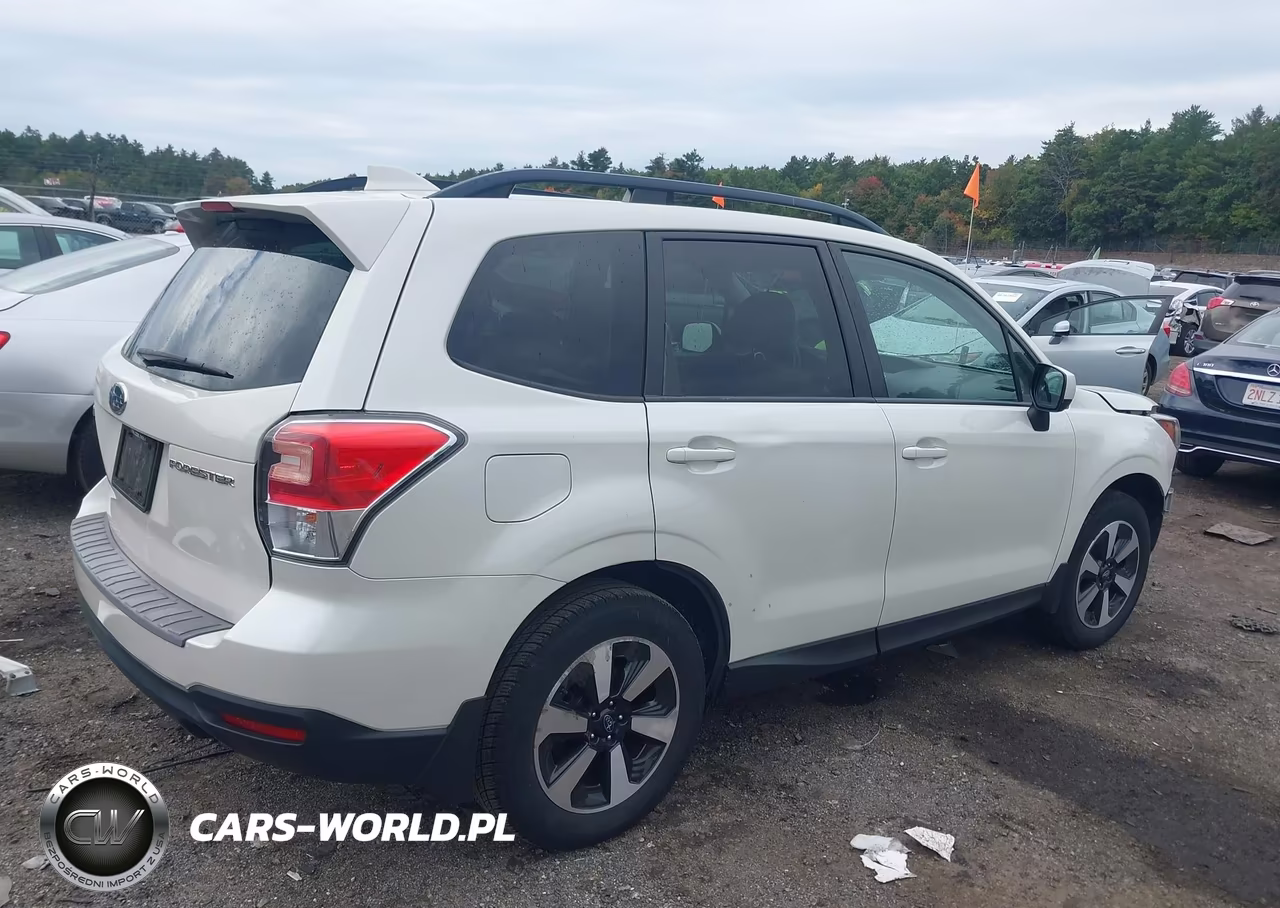 2018 Subaru Forester 2.5I Premium VIN:JF2SJAEC1JG614175 - 4