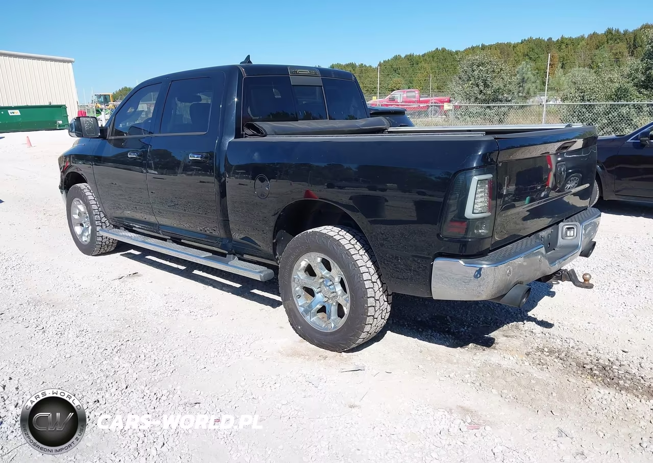 2014 Ram 1500 Laramie VIN:1C6RR7VMXES481170 - 3