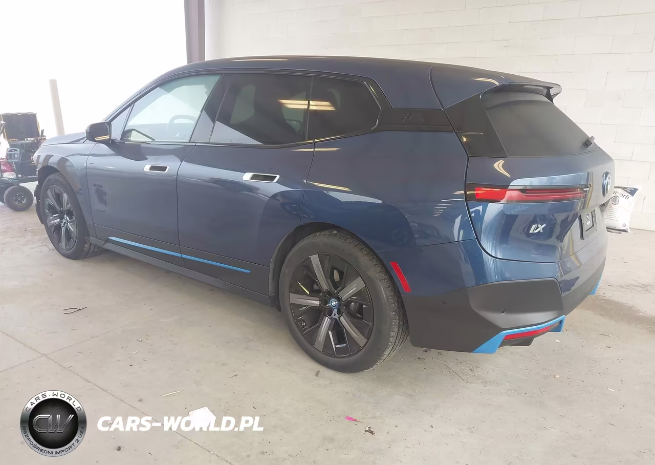 2023 BMW Ix xDrive50 VIN:WB523CF01PCM48308 - 3
