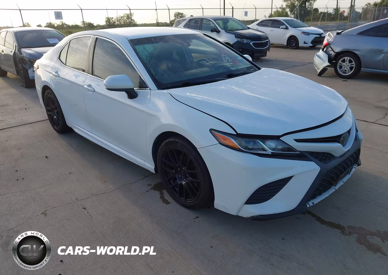 2018 Toyota Camry Se VIN:4T1B11HK0JU558048 - 1