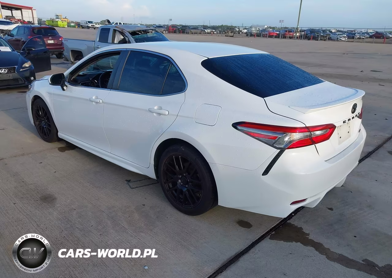 2018 Toyota Camry Se VIN:4T1B11HK0JU558048 - 3