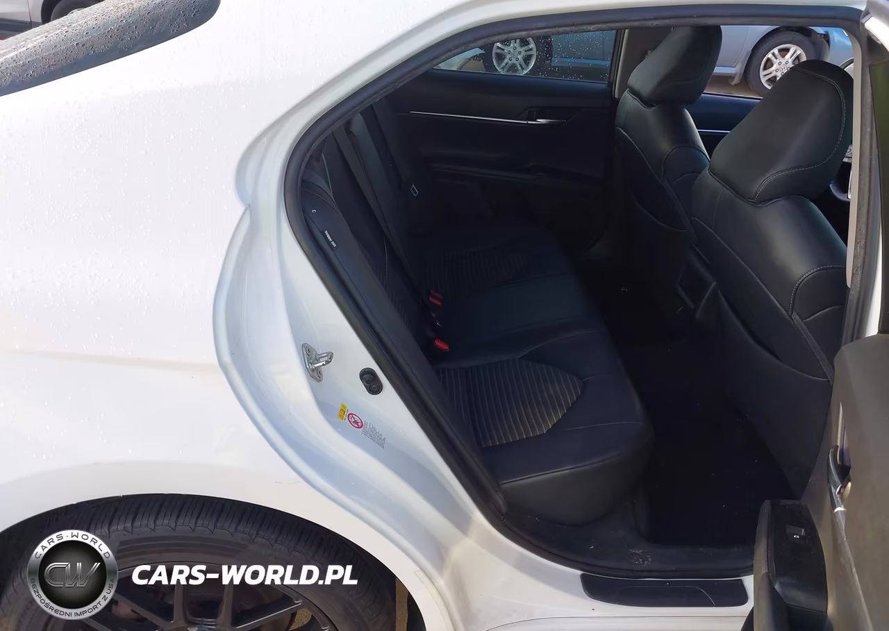 2018 Toyota Camry Se VIN:4T1B11HK0JU558048 - 8
