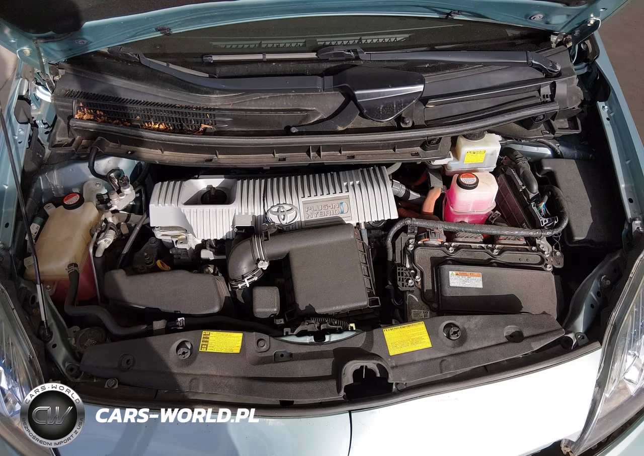 2015 Toyota Prius Plug-In VIN:JTDKN3DP6F3065414 - 10