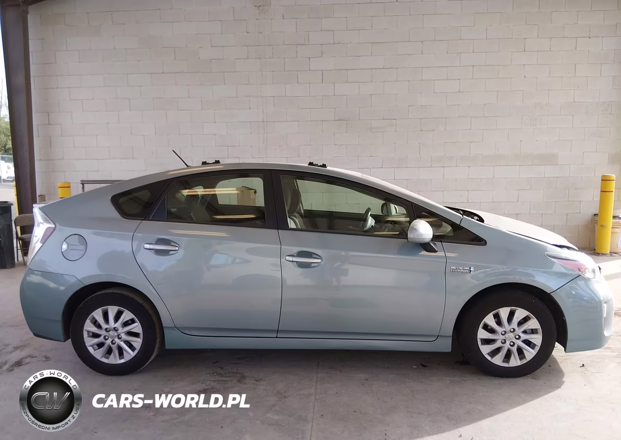 2015 Toyota Prius Plug-In VIN:JTDKN3DP6F3065414 - 13
