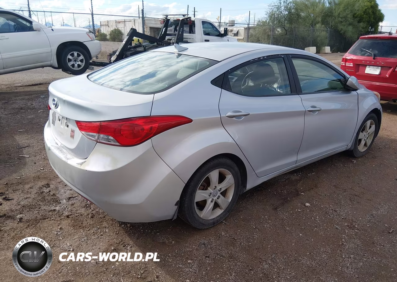 2013 Hyundai Elantra Gls VIN:KMHDH4AE6DU907194 - 4