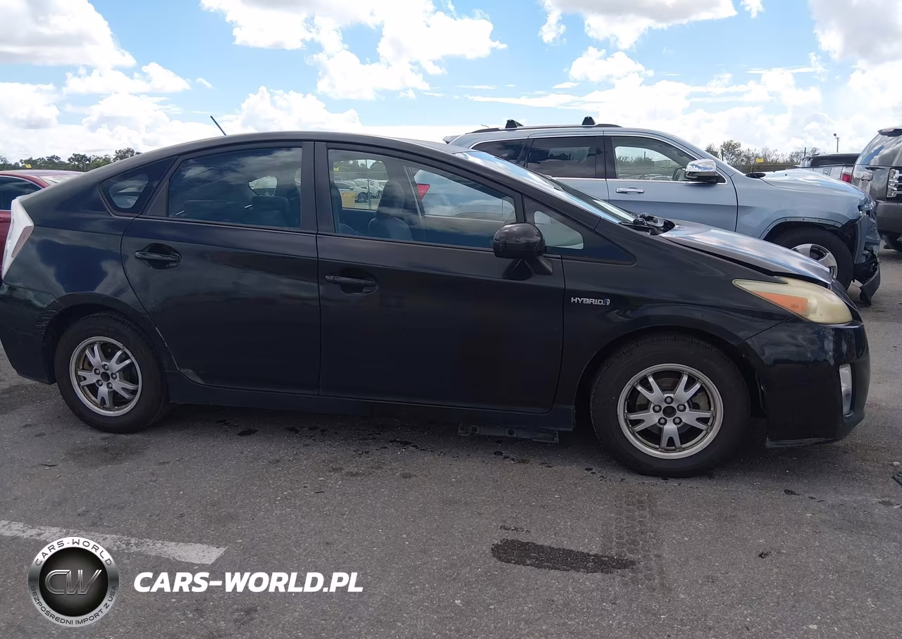 2011 Toyota Prius Two VIN:JTDKN3DU0B1382746 - 13