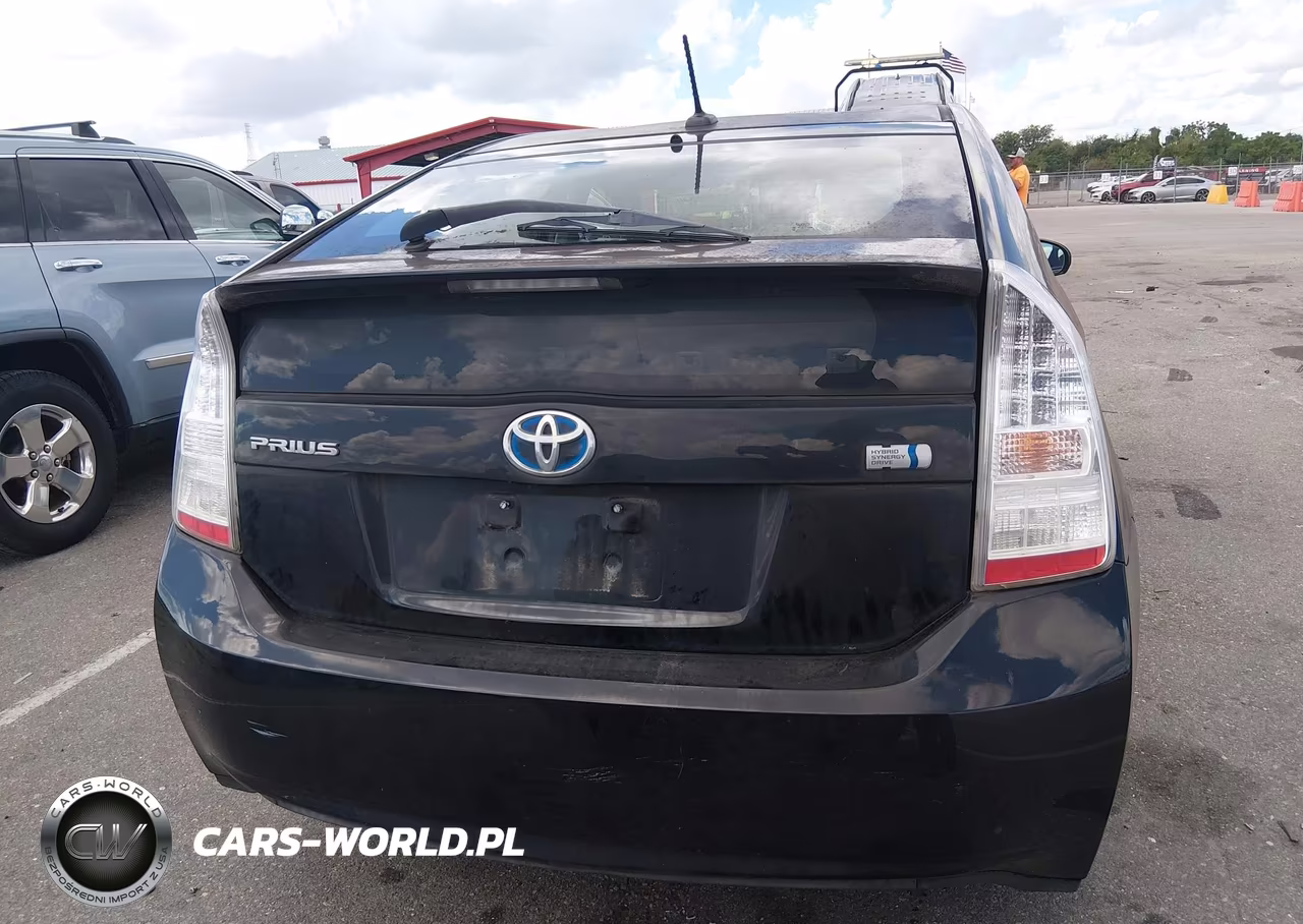 2011 Toyota Prius Two VIN:JTDKN3DU0B1382746 - 16