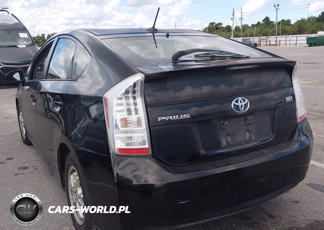2011 Toyota Prius Two VIN:JTDKN3DU0B1382746 - 3