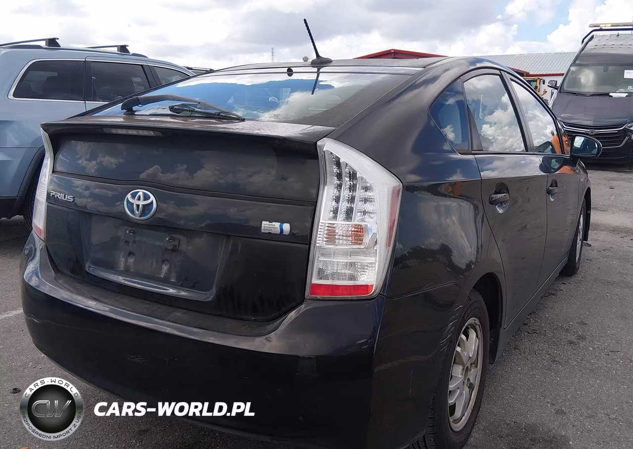 2011 Toyota Prius Two VIN:JTDKN3DU0B1382746 - 4