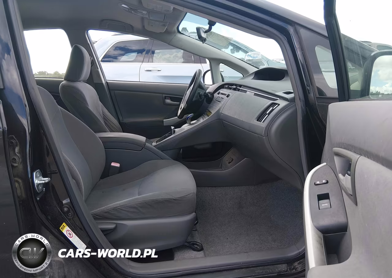 2011 Toyota Prius Two VIN:JTDKN3DU0B1382746 - 5