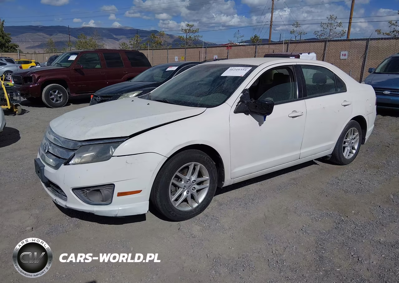 FORD FUSION S VIN:3FAHP0GA0CR333757 - 2