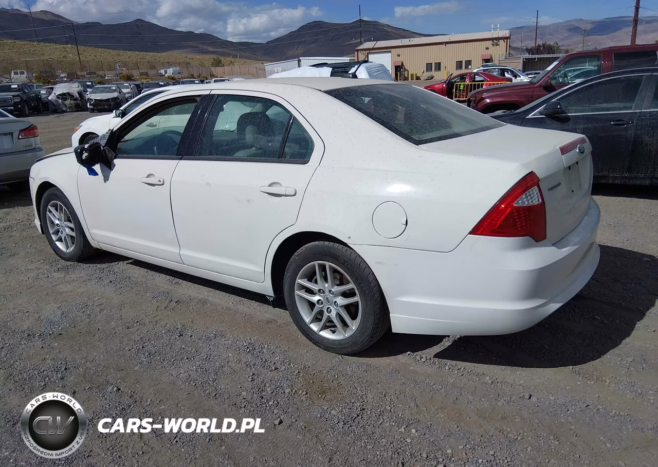 FORD FUSION S VIN:3FAHP0GA0CR333757 - 3