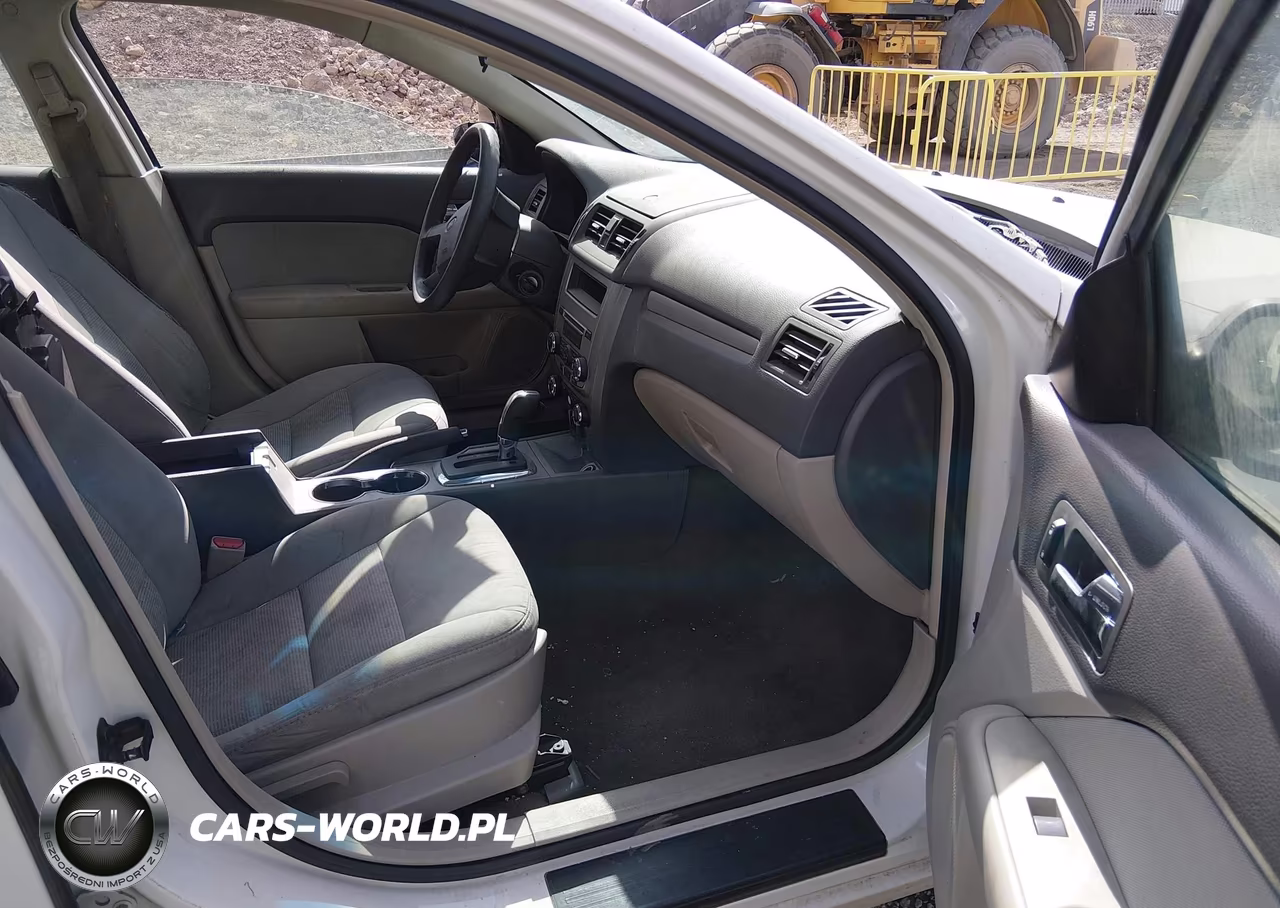 FORD FUSION S VIN:3FAHP0GA0CR333757 - 5