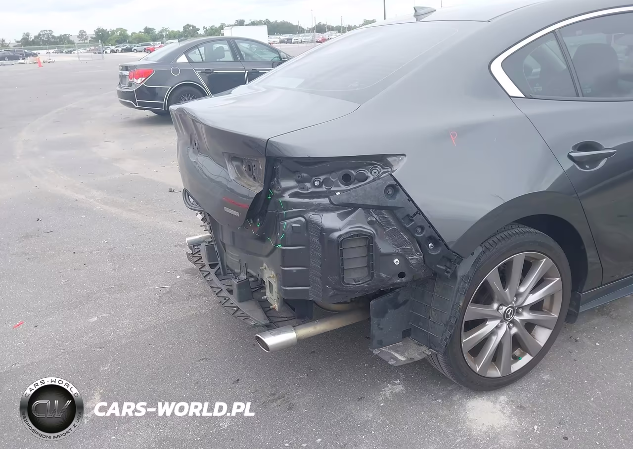 2019 Mazda Mazda3 Premium Package VIN:3MZBPAEM6KM100199 - 22