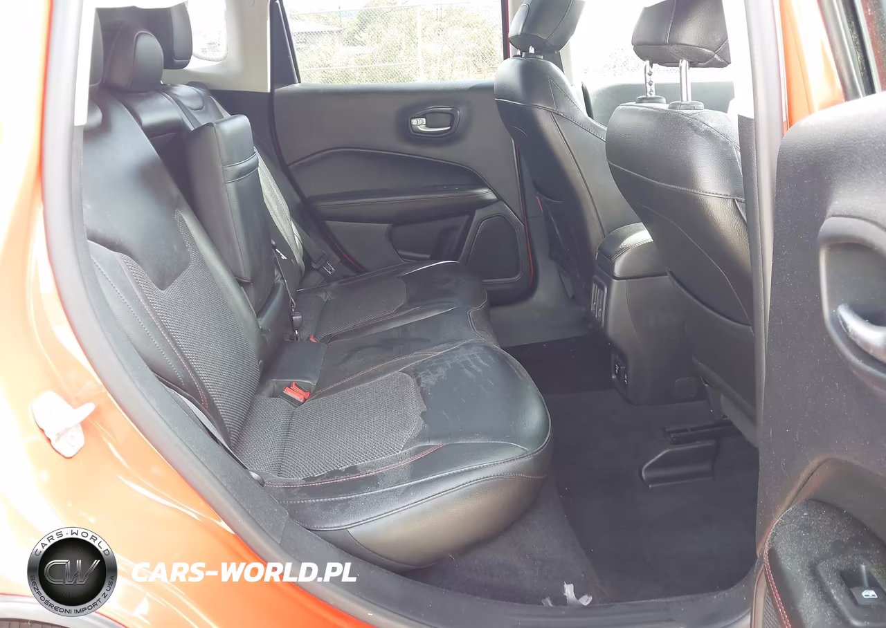 2018 Jeep Compass Trailhawk 4X4 VIN:3C4NJDDB2JT283561 - 8