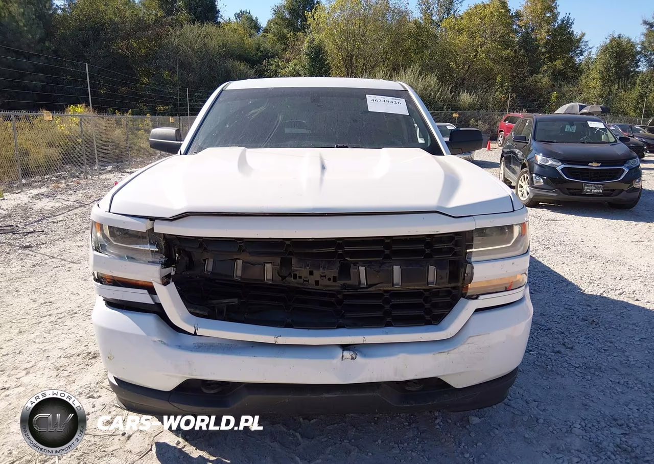 2018 Chevrolet Silverado 1500 Custom VIN:1GCRCPEC8JZ137761 - 12