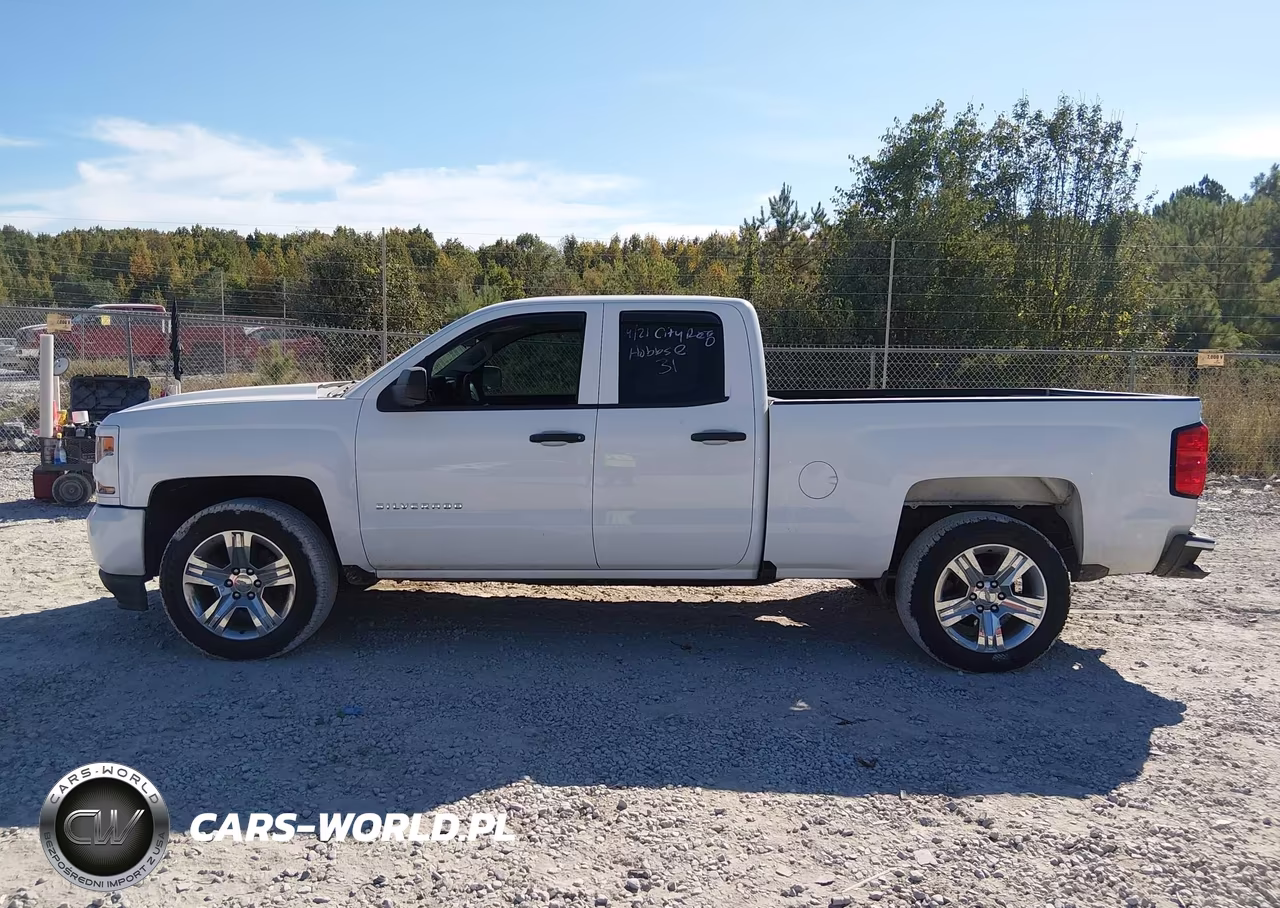 2018 Chevrolet Silverado 1500 Custom VIN:1GCRCPEC8JZ137761 - 14